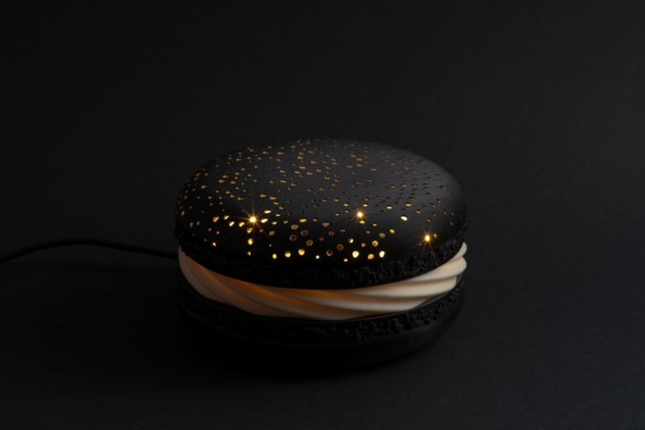 Macaron-Lamp-3D-printed-sparkle-black-light